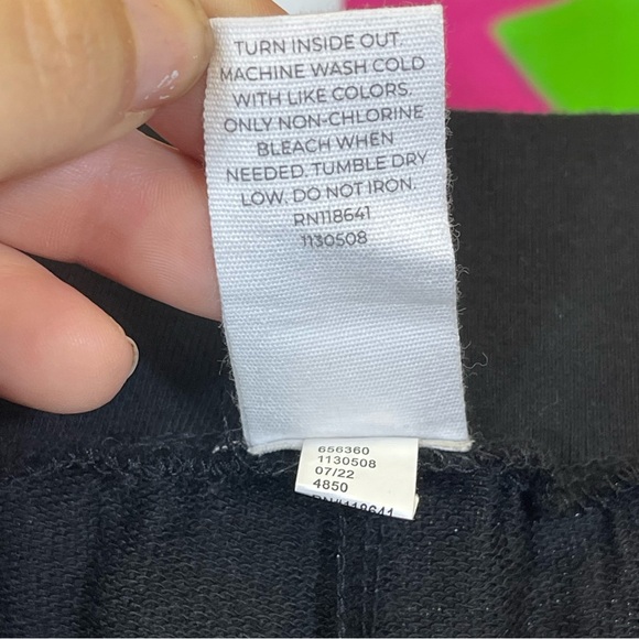 NWT, Livi Jogger Pant. Shiny Material. Size 18/20. - Picture 8 of 8